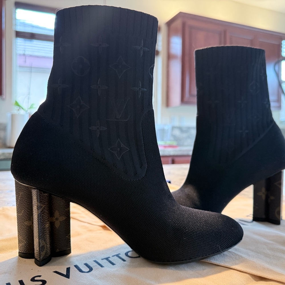 Louis Vuitton Black Heeled Boots - Picture 6 of 12